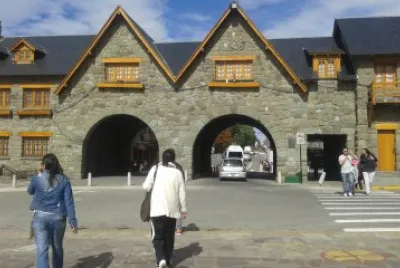 CENTRO CÃVICO BARILOCHE-ARGENTINA