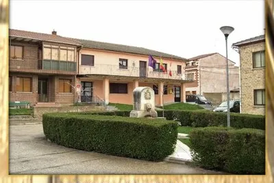 ESTEPAR (BURGOS) â€“ AYUNTAMIENTO, PLAZA Y FUENTE