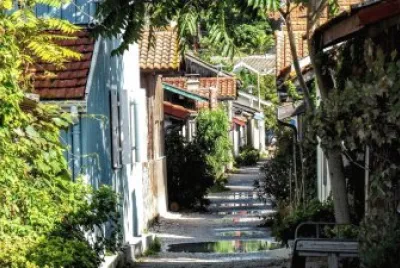 PETIT VILLAGE