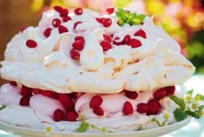 Marshmellow Pavlova Dessert