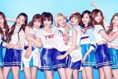 פאזל של TWICE