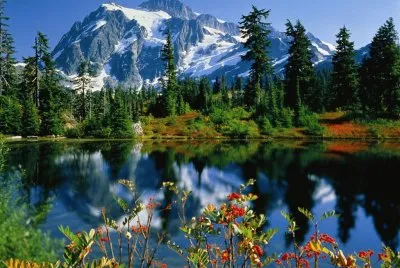 MontaÃ±as y lago