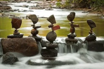 EQUILIBRIO DE PIEDRAS