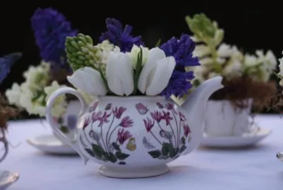 פאזל של Lovely Vintage Tea Pot with Flowers