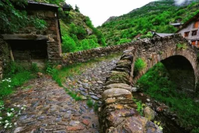 Puente romÃ¡nico-Vall D 'Aran