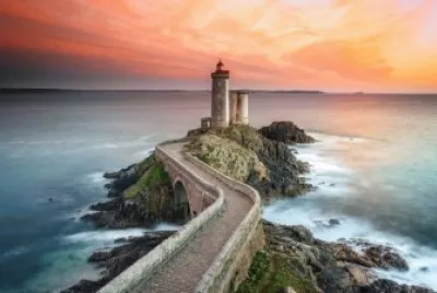 ligthhouse sea