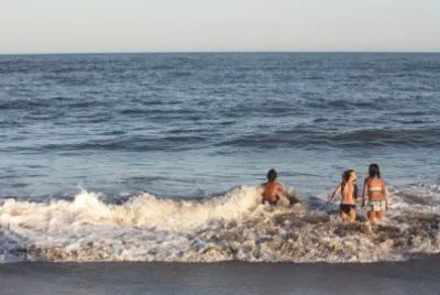 NiÃ±os en el mar