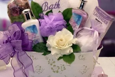 Pretty Mother 's Day Gift Basket