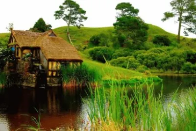HOUSE ON THE RIVERBANK jigsaw puzzle