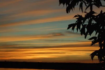 Sunset over the river...kinda yellowy tonight   L jigsaw puzzle