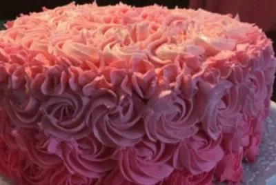 pink flower frosting cake
