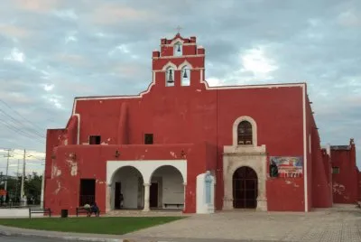 Antiguo templo en Ciudad Campeche. jigsaw puzzle