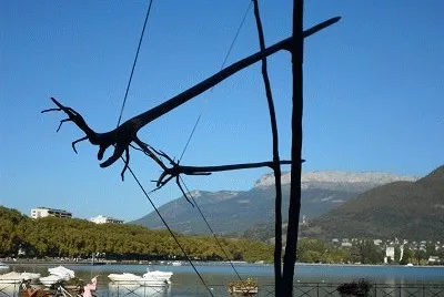 Sculture sur le lac d 'Annecy