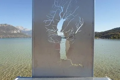 Sculture sur le lac d 'Annecy 2 jigsaw puzzle