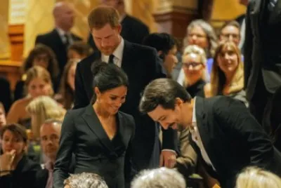 MEGHAN Y HARRY jigsaw puzzle