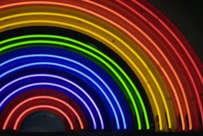 AROUND COLORS