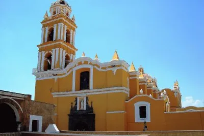 Templo en Cholula, Puebla. jigsaw puzzle