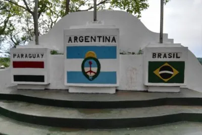Tres fronteras