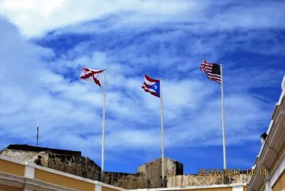 Banderas en San Juan, Puerto Rico.