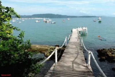 Praia em Bombinhas - SC jigsaw puzzle