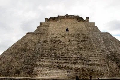 PirÃ¡mide maya en Uxmal, MÃ©xico.