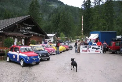 Fiat 500-Lago di Dobbiaco (BZ)