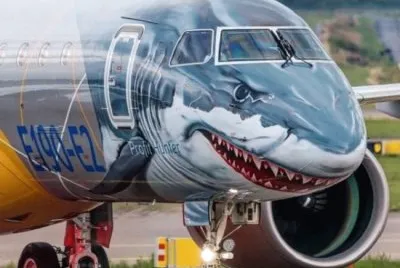 AVION TIBURÃ“N