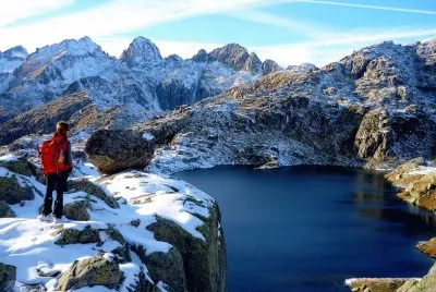 LAGO EN LAS ALTURAS