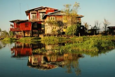 Birmanie lac Inle maisons