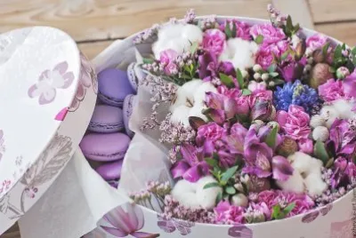 Hat Box Gift of Flowers and Macaroons jigsaw puzzle