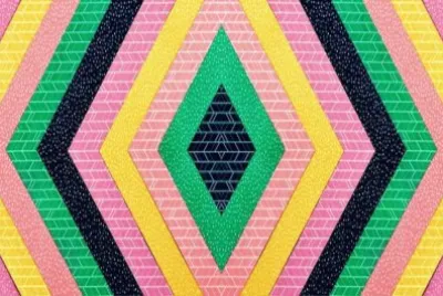 å·¦å³å°ç¨±
