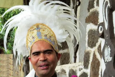 Isla de Pascua Sacerdote