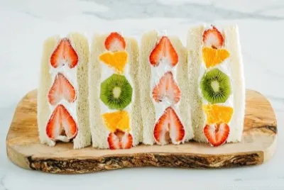 Fruit sandwich