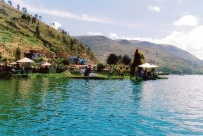 Hermoso Lago