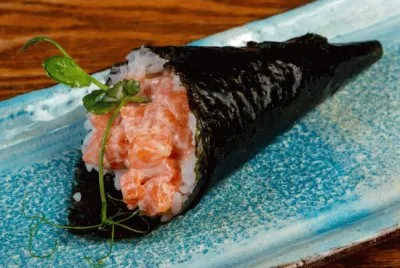 Salmon Temaki