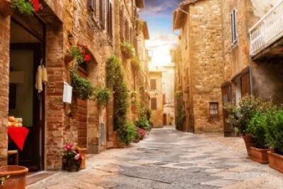 Calle de Siena medieval-Italia