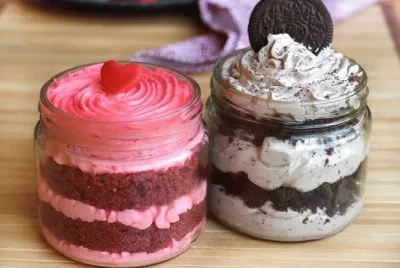 Red   Oreo Cake