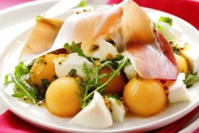 פאזל של Melon   Mozzarella Salad