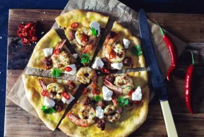 Prawn Chilli   Garlic Pizza