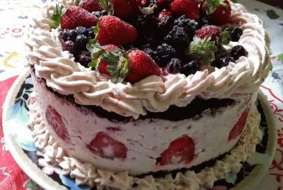 Red Fruits cake