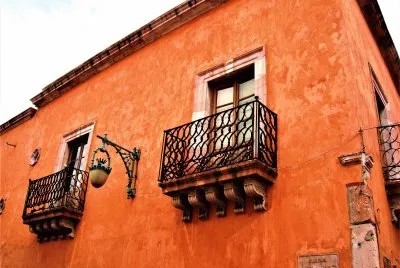 Casa antigua en Ciudad Zacatecas. jigsaw puzzle