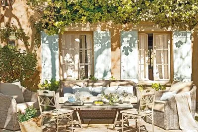 PÃ©rgola cubierta en la Provenza