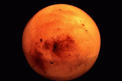 Marte es llamado el planeta rojo.