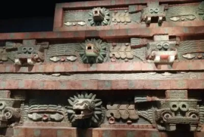 FACHADA PIRAMIDE DE QUETZALCOATL