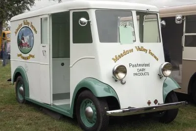 1937 Stutz Pak-Age-Car milk truck jigsaw puzzle