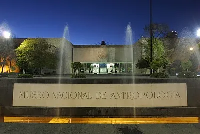 ENTRADA DEL MUSEO NACIONAL ANTROPOLOGIA