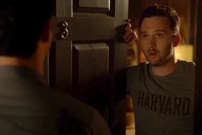 Walt at Toby 's place - Fractured