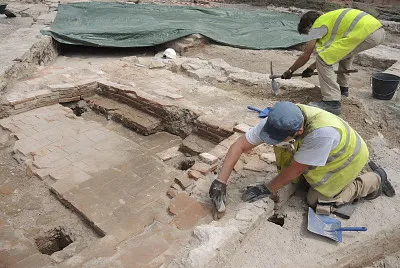 Les archÃ©ologues au travail