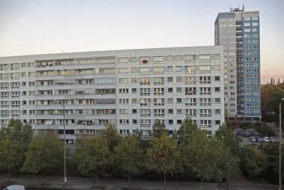 FOTOS DE EDIFICIOS: IGLERSIAS, oPERA, etc jigsaw puzzle