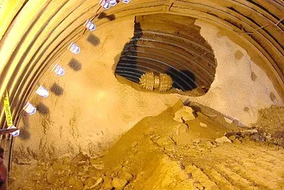 TUNEL GUAYASAMIN - QUITO